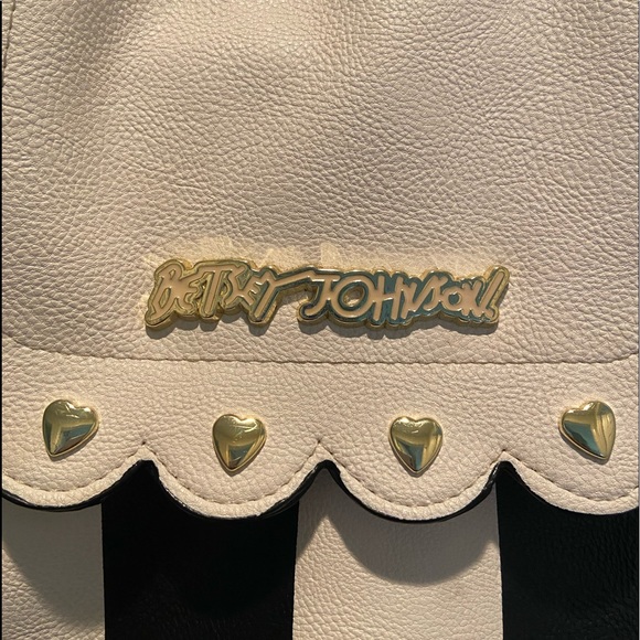 Betsey Johnson Backpack with adjustable straps - Picture 2 of 7